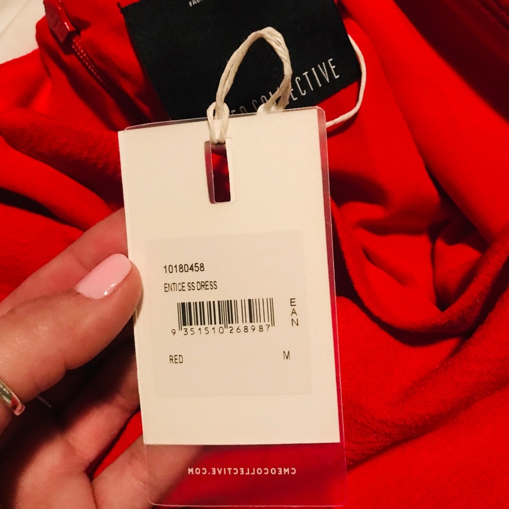 Red dress - Picture 3 of 3